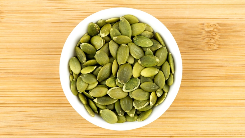 Nên chọn loại hạt rang tự nhiên, ít dầu